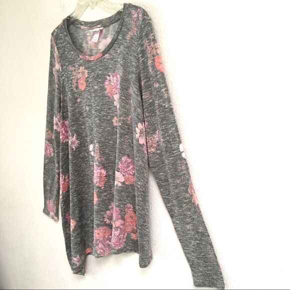 Isabel Maternity floral diagonal cut sweater M - Picture 2 of 5